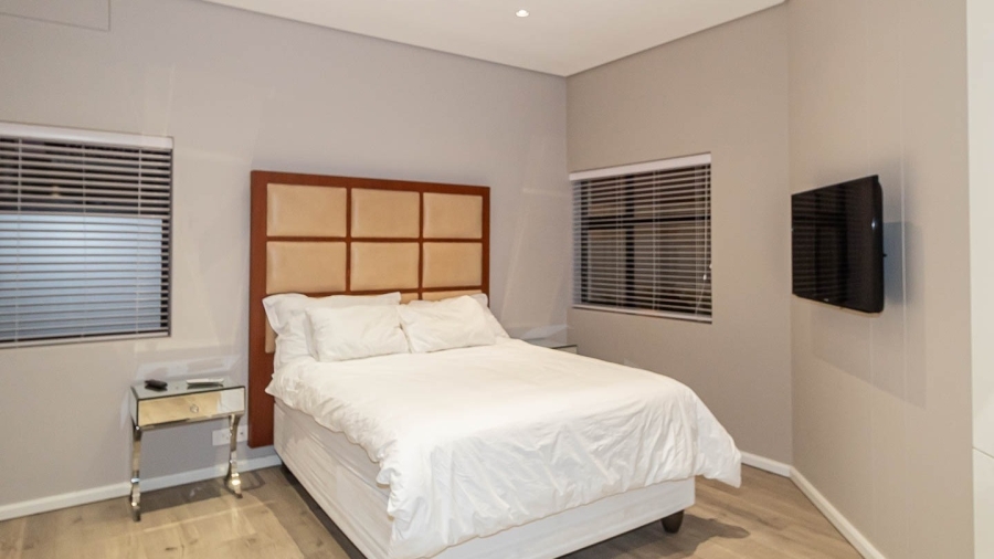 5 Bedroom Property for Sale in Bloubergstrand Western Cape